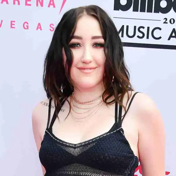 Instrumental: Noah Cyrus - Almost Famous